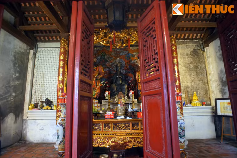 Hậu cung là nơi đặt bàn thờ Quan Thánh Đế.