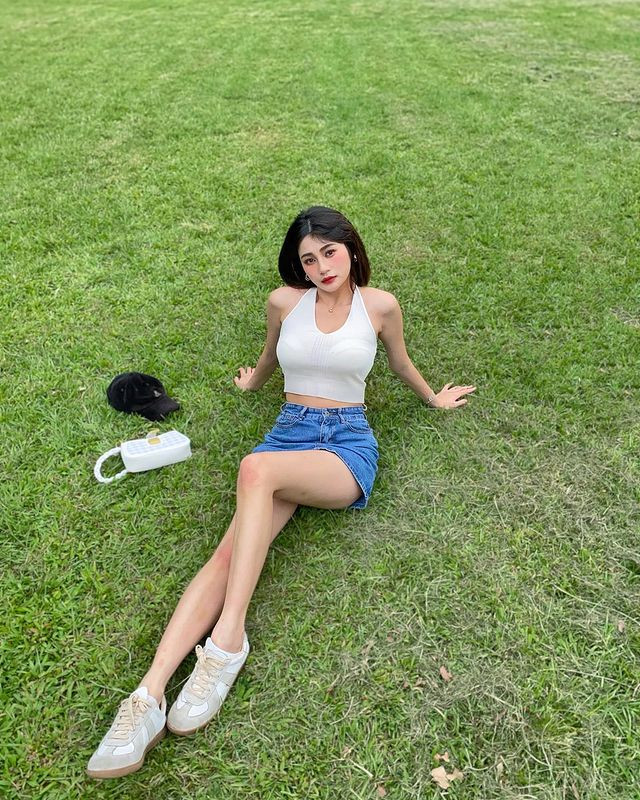 Trên trang cá nhân của nữ bác sĩ, có thể dễ dàng nhận ra cô nàng vốn có phong cách đời thường khá táo bạo.