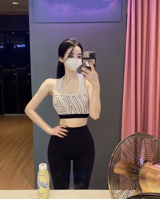 Một số hình ảnh khác về cô nàng hot girl xinh đẹp người Hàn Quốc.