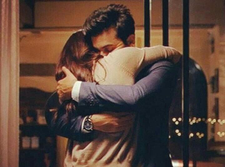 Điều này tác động và ảnh hưởng tiêu cực đến sức khỏe mạch máu não. Nếu vẫn duy trì chuyện ân ái liên tục có thể gây đột tử do hưng phấn quá độ.