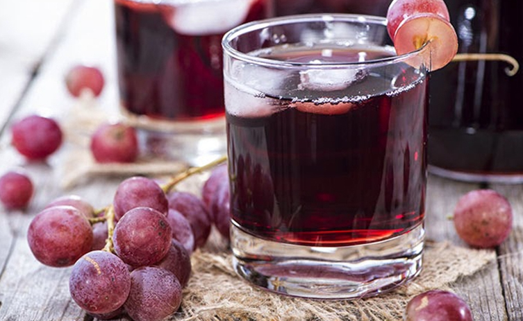 Nếu bạn dễ bị đói và không kiểm soát được ham muốn ăn đêm, bạn nên dùng 3 loại thức uống này để giúp cơ thể tiêu hoá dễ dàng hơn, đảm bảo sức khỏe và đặc biệt là giảm cân. Chú ý, 3 loại đồ uống này uống trước khi đi ngủ khoảng một đến hai tiếng, uống một cốc nhỏ là đủ.