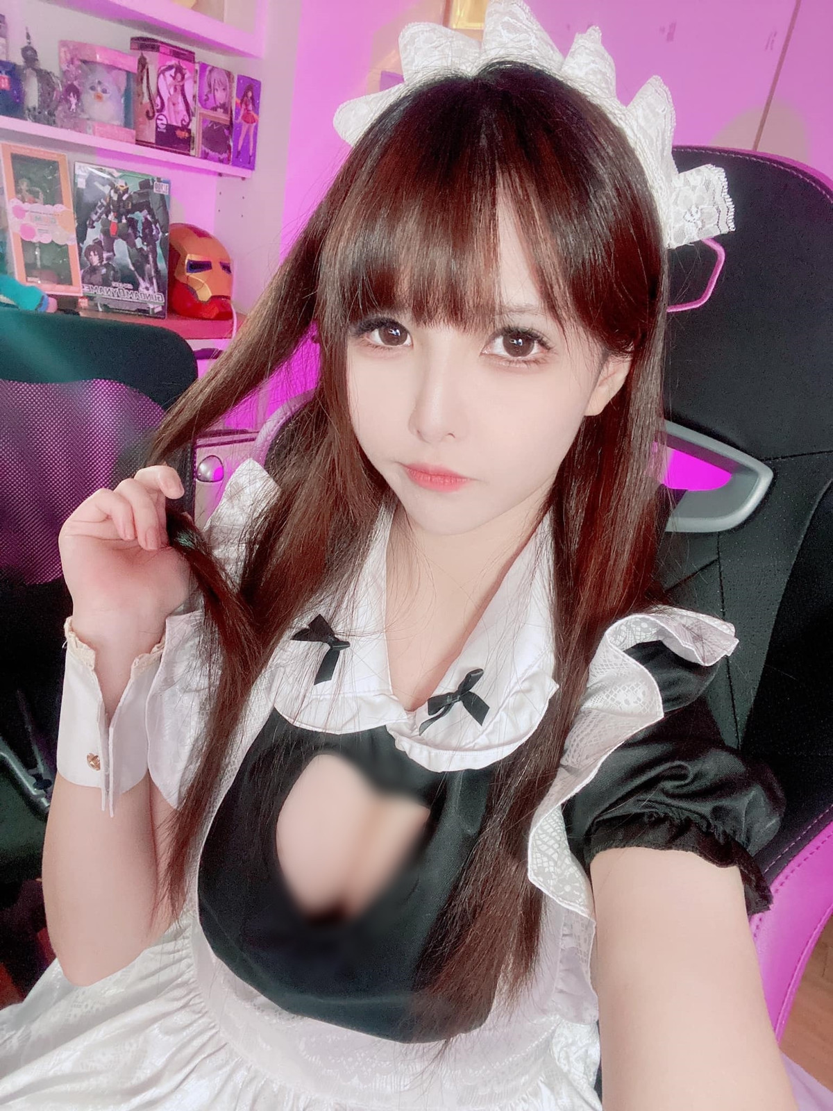 Theo tìm hiểu, Marika có sở thích cosplay, chính vì thế cô nàng cũng là một cosplayer chính hiệu, sẵn sàng mua rất nhiều đồ hoá trang đắt tiền.