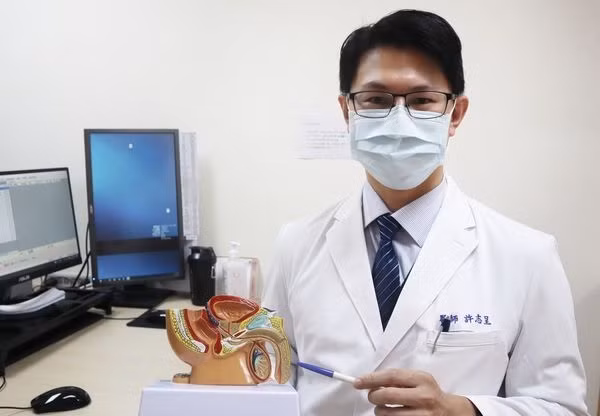 Chu quan khi “yeu”, cap doi khien bac si ai ngai khi kham benh