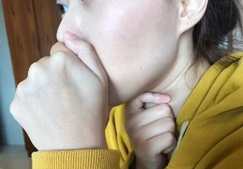 Luoi co dau hieu nay, bac si vo phuong cuu chua