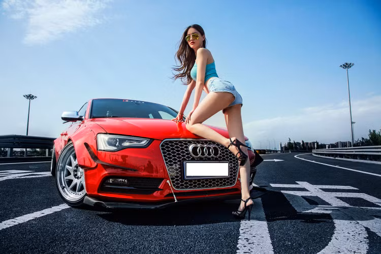 Chiếc xe xuất hiện lần đầu dưới dạng concept có tên tọi Sportback Concept vào năm 2009 tại triển lãm Detroit ở Mỹ. Sau đó 1 năm, vào năm 2010 Audi đã chính thức công bố phiên bản sản xuất hàng loạt mang tên A7.