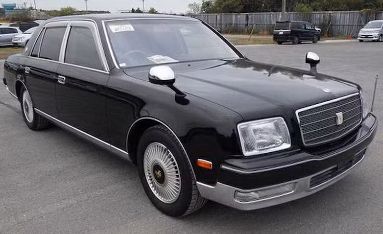 Với công suất tối đa 310 mã lực và mô-men xoắn cực đại 400 Nm, động cơ này không được thiết kế để hướng tới sức mạnh, thay vào đó là khả năng vận hành êm ái nhất có thể.