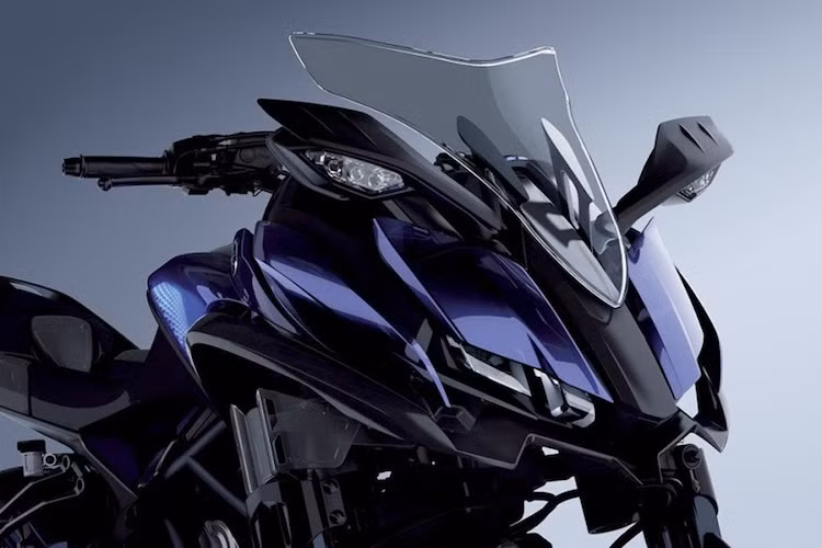 MWT-9 gây ấn tượng với người ngắm nhìn bởi thiết kế "cắt xẻ" đầy góc cạnh và dữ dằn, có phần nào đó khá giống chiếc siêu môtô Kawasaki Ninja H2. Những đèn chiếu sáng LED càng khiến cho chiếc xe trông hiện đại hơn.