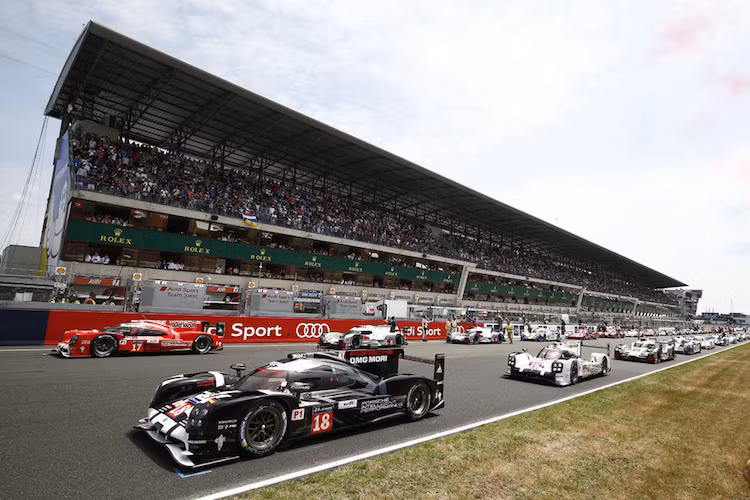 Cả lịch thi đấu cũng được mở rộng: Trong năm 2016, giải WEC sẽ bắt đầu trên đường đua Công Thức Một mới ở Thành phố Mexico. Do đó, lịch thi đấu sẽ tăng lên thành chín cuộc đua ở chín quốc gia.