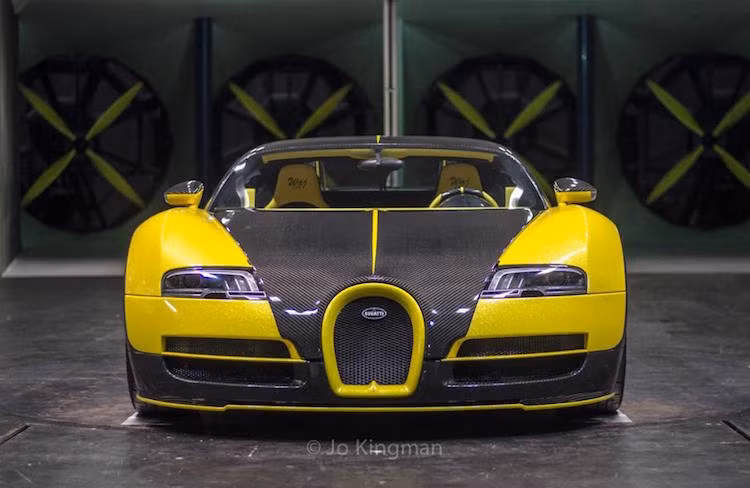 Bộ bodykit của xe đã được thay bằng loại của phiên bản Supersport, khiến thân xe ổn định hơn khi Veyron ở tốc độ cao.