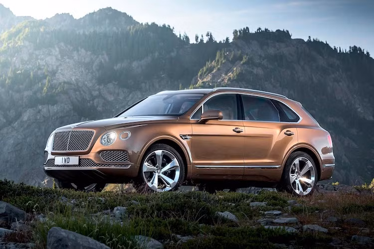 Siêu SUV Bentley Bentayga: Động cơ 6.0l W12 tăng áp kép, công suất tối đa 600 mã lực và mô-men xoắn cực đại 900 Nm.