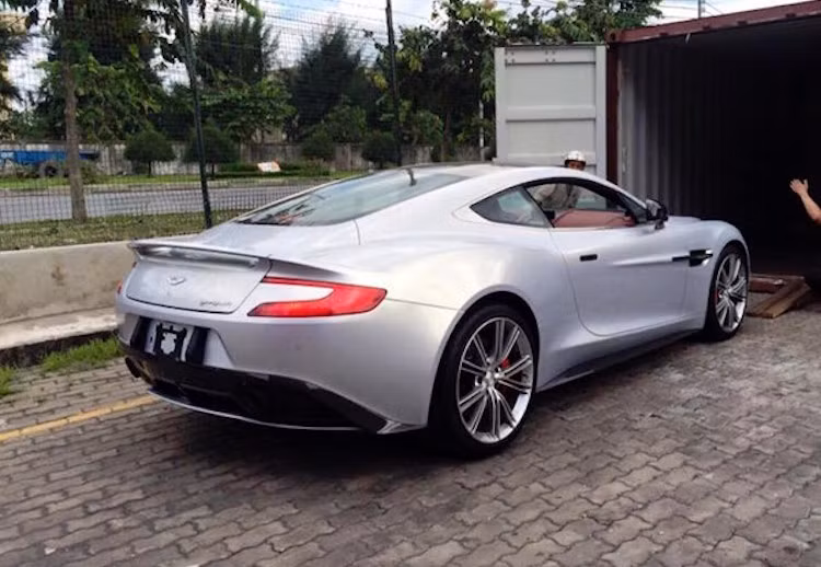 Theo một số người thạo tin về các siêu xe tại Việt Nam, sau khi bán thành công 3 chiếc siêu xe này, vị đại gia địa ốc sẽ nhập về một chiếc siêu xe "hàng khủng" mang đẳng cấp Thế giới. Nhiều khả năng mẫu xe này sẽ là một chiếc siêu xe của hãng Thụy Điển Koenigsegg, ngoài ra một số dự đoán khác còn bao gồm McLaren P1 và siêu xe Pagani.