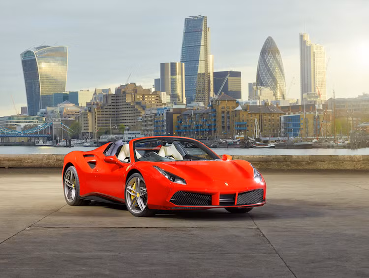 Theo Ferrari, 488 GTB Spider là chiếc siêu xe mui trần mạnh mẽ nhất, sáng tạo nhất mà họ từng chế tạo từ trước tới nay.