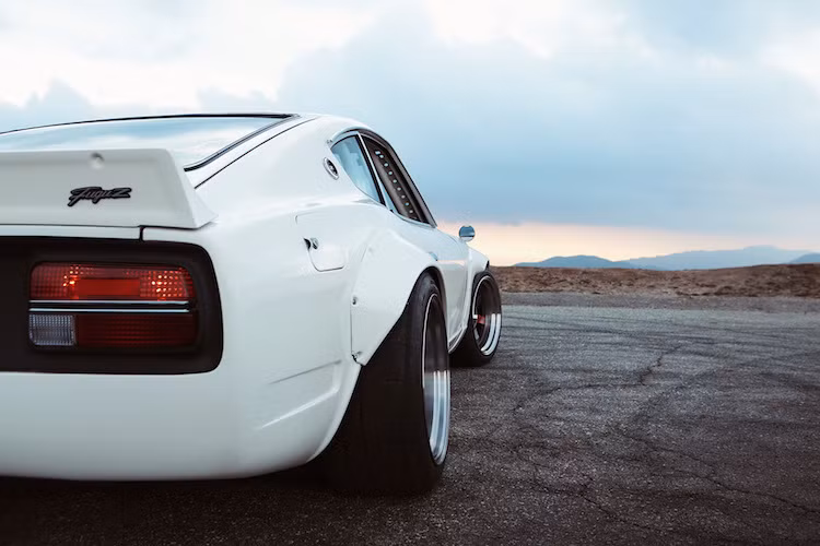 Nếu như không có một người đầu bếp đủ tay nghề "làm thịt", nọc độc từ cá nóc có thể giết chết người ăn. Sung Kang so sánh chiếc xe với cá nóc Fugu, khi một người lái "non kinh nghiệm" cũng có thể gặp tai nạn với chiếc xe khi không quen điều khiển nó.