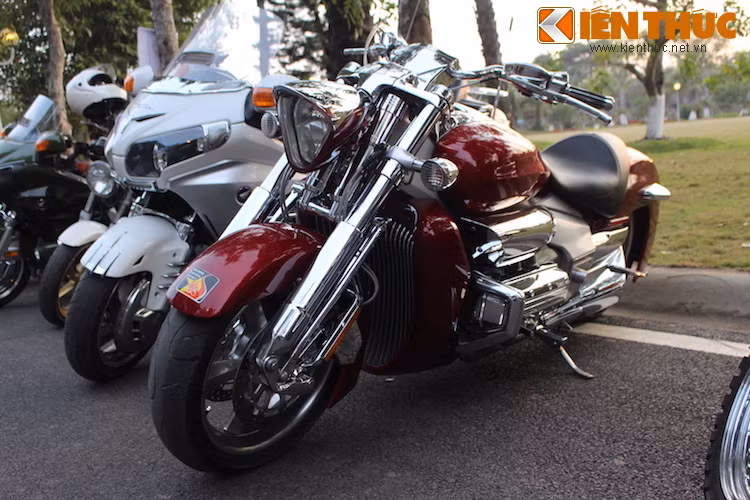 Honda Valkyrie Rune - một mẫu cruiser đặc biệt được sản xuất dựa trên nền tảng của Goldwing.
