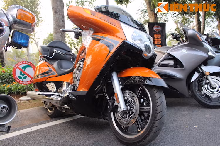 Mẫu xe đường trường tới từ Mỹ Victory Vision, với số lượng rất ít tại Việt Nam.