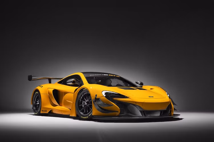 Là một siêu xe đua thực thụ, McLaren 650S GT3 bản 2016 đã được thiết kế lại triệt để nhằm đạt được thành tích cao nhất trên đường đua.