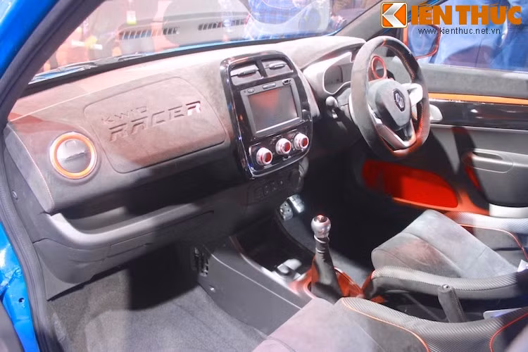 Ngoài những điểm khác biệt trên, nội thất của Kwid Racer cũng có thiết kế giống như Kwid Climber.