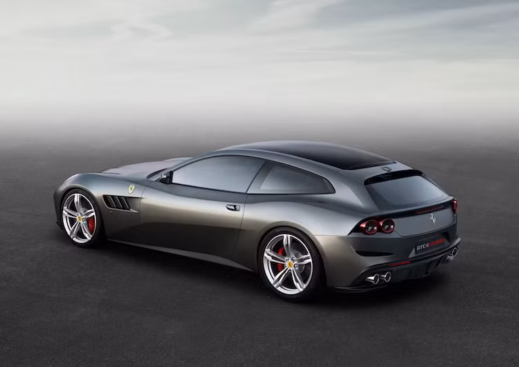 Ferrari sẽ lần đầu trưng bày Ferrari GTC4 Lusso tại triển lãm Geneva 2016 vào tháng 3 tới.