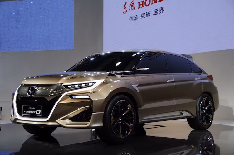 Đối với phiên bản thương mại của Concept D, Honda sẽ trang bị cho chiếc xe 2 phiên bản động cơ chính là 2.0l tăng áp kép và 2.4l nạp khí tự nhiên.