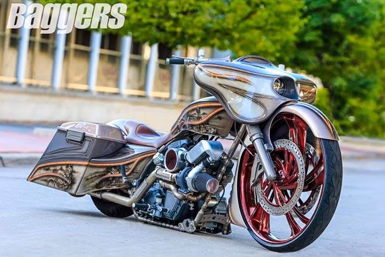 Vốn đã có công suất mạnh, động cơ này còn được tiếp tục độ lại với chế HPI họng 58 mm, "đầu bò" wfo Larry, lọc gió Trask và đặc biệt là bộ tăng áp Pro Plugged để có thể đạt công suất tối đa lên tới hơn 200 mã lực.