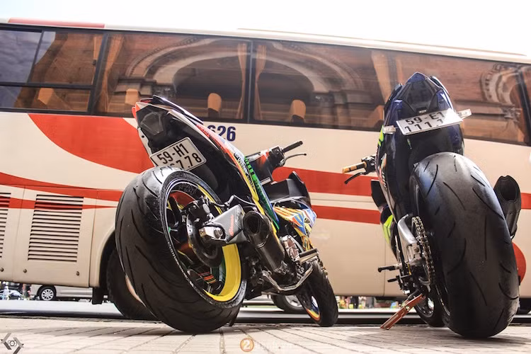 Mặc dù có cặp bánh rất lớn nhưng theo chủ xe, chiếc Exciter 135 này vẫn có khả năng tăng tốc lớn nhờ độ trái 62. Ngoài ra, trọng lượng của cặp mâm "khủng" Rotobox cũng nhẹ hơn cả mâm zin của Exciter 150.