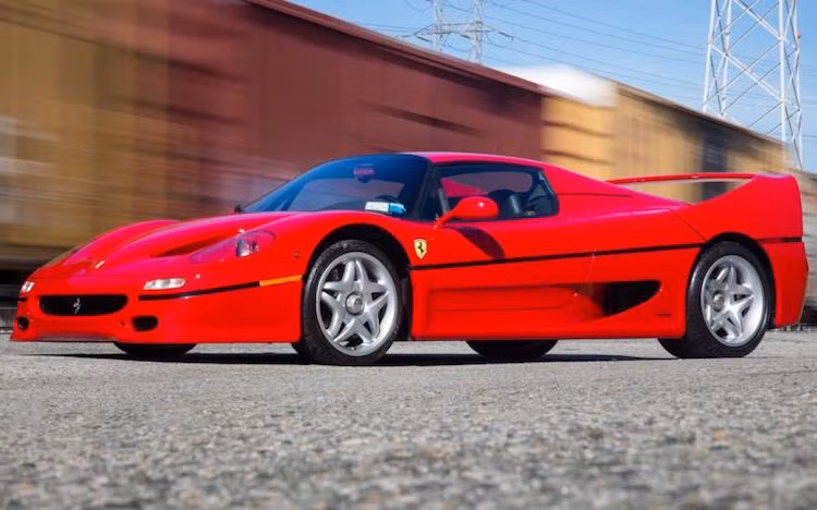 1995 Ferrari F50 - 2,4 triệu USD: Có số series cực độc 99999, đây là chiếc Ferrari cuối cùng với series 5 số.