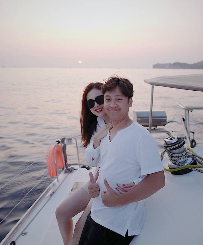  3. Đại gia Nam Lê - chồng hot girl Mai Ngọc Hot girl Mai Ngọc kết hôn hồi cuối năm 2016 cùng với đại gia Nam Lê. Gia đình chồng Mai Ngọc sở hữu một công ty tổ chức sự kiện và đặc biệt là chủ chuỗi nhà hàng buffet Sen - một trong những chuỗi nhà hàng đi tiên phong về mô hình buffet ở Hà Nội. Ảnh: Helino.