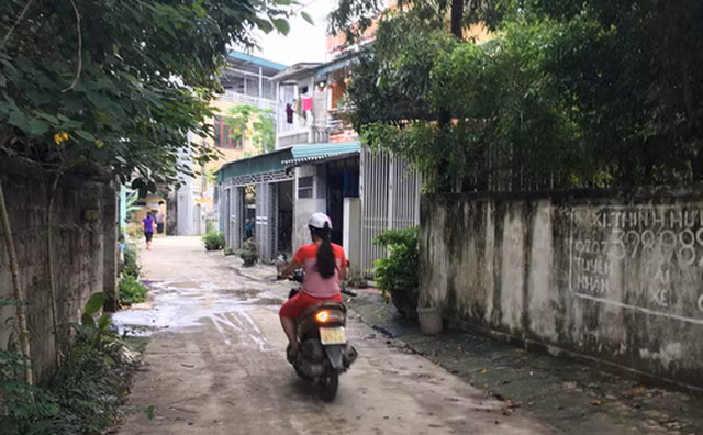 Đoạn đường ngõ xảy ra vụ hiểu nhầm "bắt cóc trẻ em" tối 31-5 - Ảnh: VŨ TUẤN