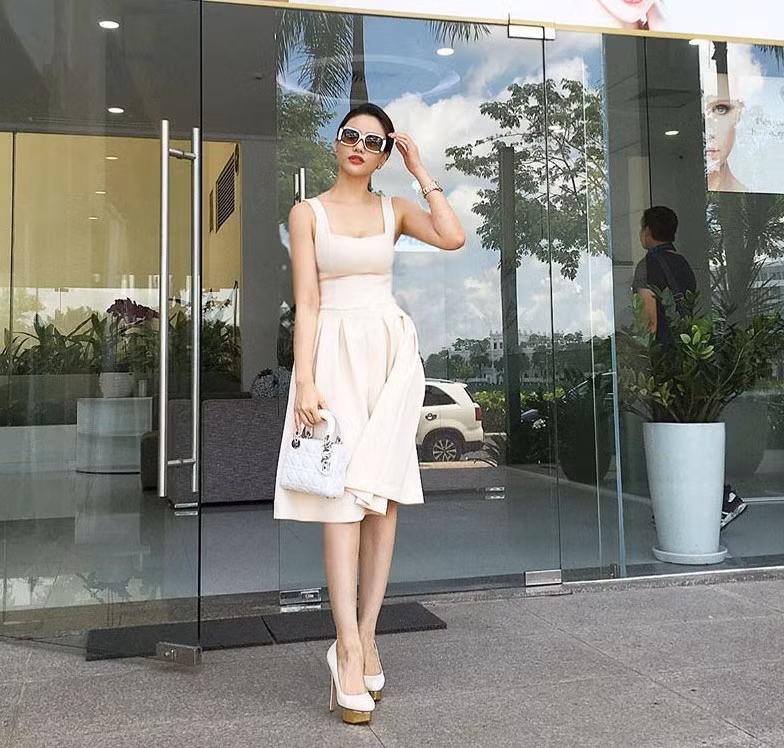 Cô cũng thường xuyên đi du lịch cùng bạn bè, gia đình ở những địa điểm sang trọng, đắt đỏ. Ảnh: Vietnamnet.