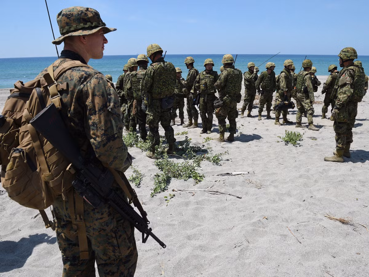 Sau 8 năm nắm quyền của Thủ tướng Shinzo Abe, có thể nói rằng Điều 9 của Hiến pháp đã trở thành "vật trang trí độc quyền". Một bước ngoặt trong hệ tư tưởng và hợp tác quân sự - kỹ thuật nghiêm túc với Mỹ đã bắt đầu.