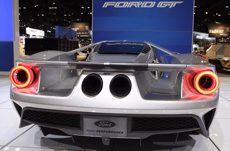 Ford tiếp tục làm nóng "sân khấu" Chicago Auto Show 2015 bằng siêu "bom tấn" Ford GT thế hệ mới.