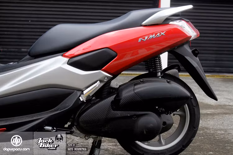 NMax có thể là mẫu scooter đầu tiên trong phân khúc 150 phân khối tại thị trường Đông Nam Á có trang bị hệ thống chống bó cứng phanh ABS.