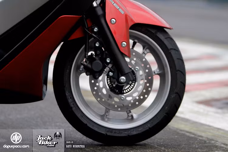 Bộ vành 13 inch với lốp trước 110/70...