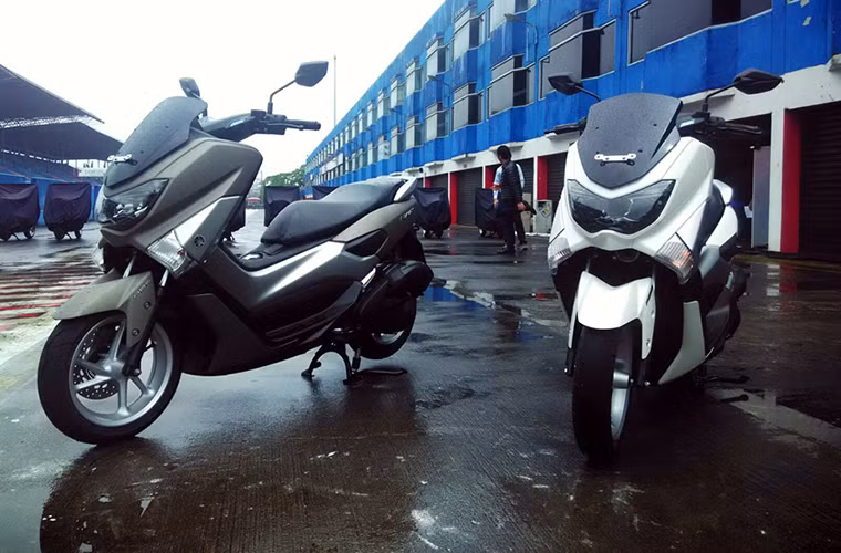 Yamaha NMax sẽ có 4 phiên bản màu sắc khác nhau để người tiêu dùng lựa chọn, bao gồm đỏ, xám, trắng và đen.