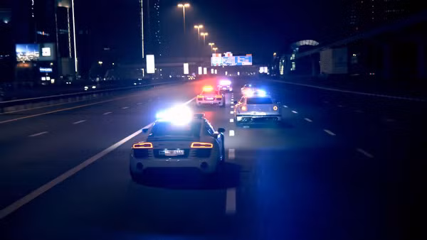 Canh sat Dubai pho dien dan sieu xe nhu phim hanh dong-Hinh-11