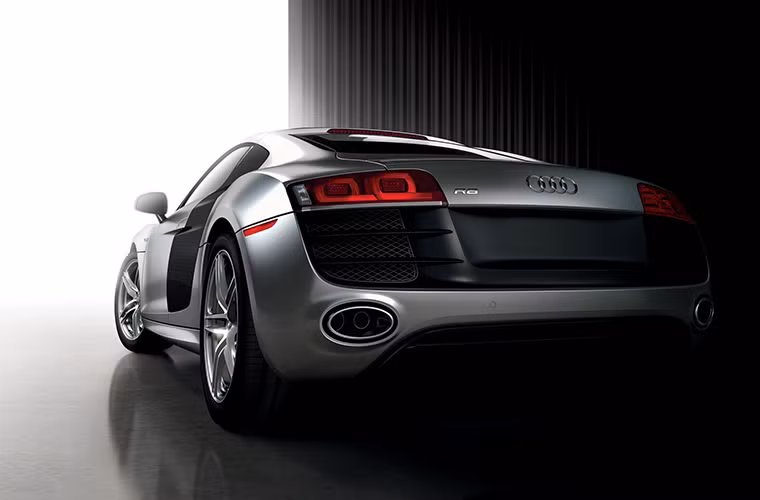  Audi R8 - tải về bản gốc (Hot girl rạch chân đòi bạn trai mua Audi R8 gây sốc)