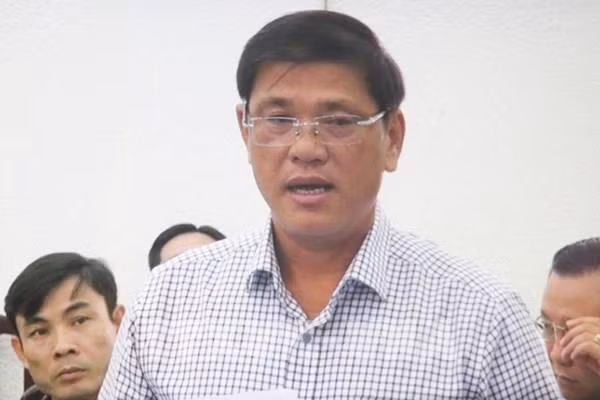 Lý do bị kỷ luật là vì ông Bình đã ký quyết định cho phép chuyển mục đích sử dụng đất tại một số thửa đất trên địa bàn phường 2, TP Bạc Liêu không đúng quy định của pháp luật, chủ trương của Ban Thường vụ Tỉnh ủy, Chủ tịch UBND tỉnh Bạc Liêu.