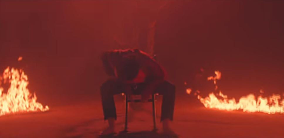 Sự tương đồng trong phong cách 2 MV "Chạy ngay đi" và "Body". Sự tương đồng trong phong cách 2 MV "Chạy ngay đi" và "Body".