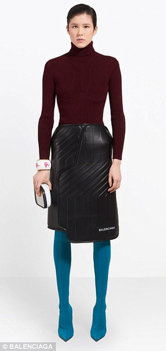 Cận cảnh chiếc váy da bị chê tơi tả của Balenciaga