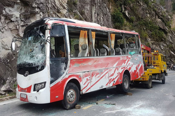 Pho Thu tuong chi dao dieu tra khan vu lat o to o Khanh Hoa