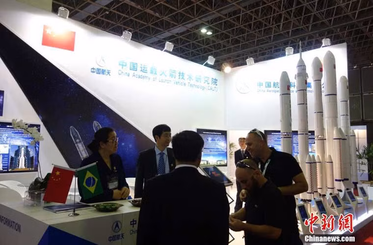 Viện công nghệ phương tiện phóng Trung Quốc (CALT) giới thiệu loạt tên lửa đẩy (mang vệ tinh, tàu không gian) Trường Chinh.