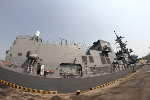 Tàu khu trục JS Kirisame (DD-104) có lượng giãn nước toàn tải 6.100 tấn, dài 151m, rộng 17,4m, mớn nước 5,2m, thủy thủ đoàn 165 người. Ảnh: Giáo dục Việt Nam