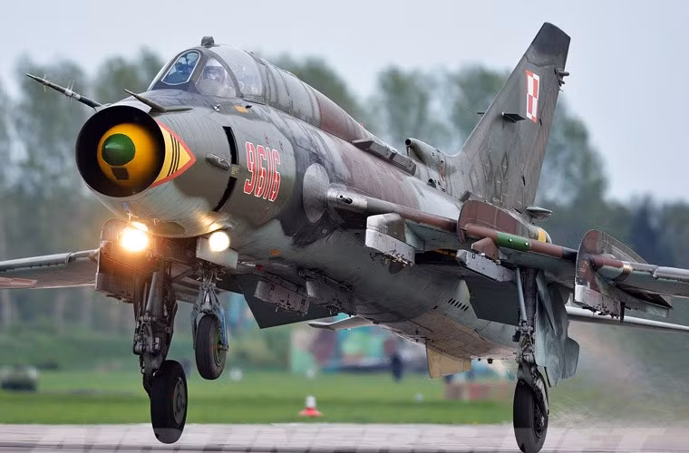 Khi cánh xòe hết cỡ thì lực nâng của cánh tăng lên cho phép máy bay có thể cất hạ cánh đường băng ngắn.