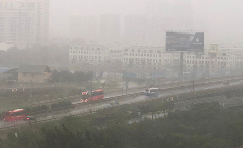 Anh huong bao so 9, khap TP.HCM mua 