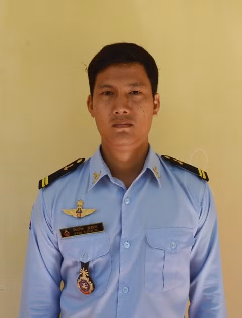 Tet Viet trong mat cac phi cong Khong quan Lao, Campuchia-Hinh-5