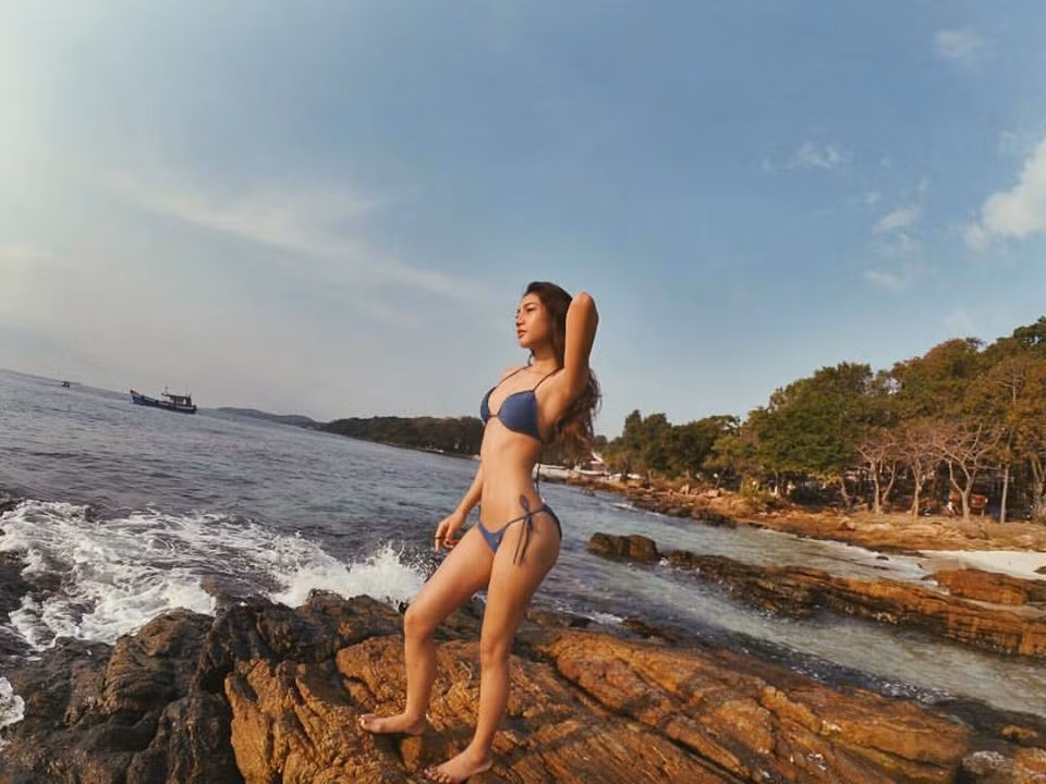 Ngắm thân hình sexy khó cưỡng của nữ bác sĩ gợi cảm người Thái Lan.