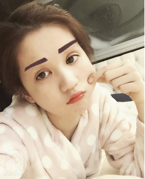 Nếu như trước đây, đôi lông mày dài thanh mảnh được các người đẹp ưu ái thì nay cặp lông mày đen đậm, ngang dài đã soán ngôi.