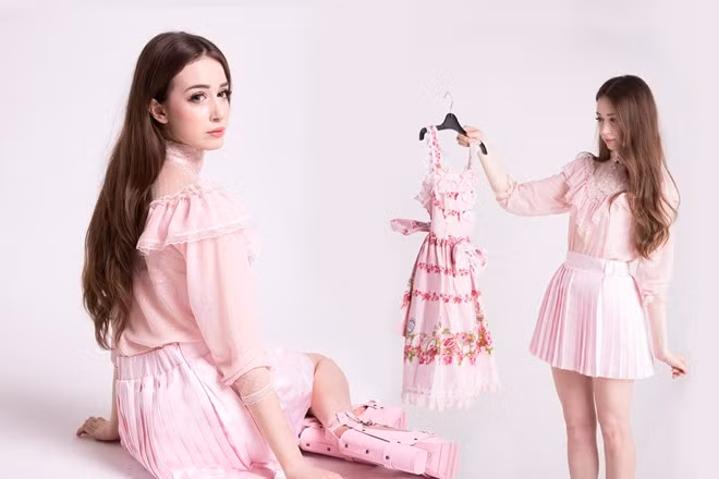 Co gai noi tieng tren mang nho co ve ngoai giong bup be