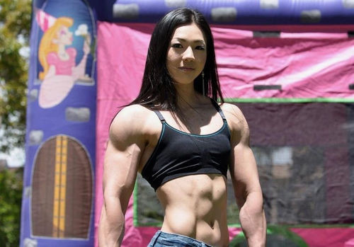 Nhờ khuôn mặt xinh đẹp và thể hình vượt trội, tên tuổi của Yeon Woo Jhi luôn chiếm được cảm tình của các fan hâm mộ xứ Hàn.