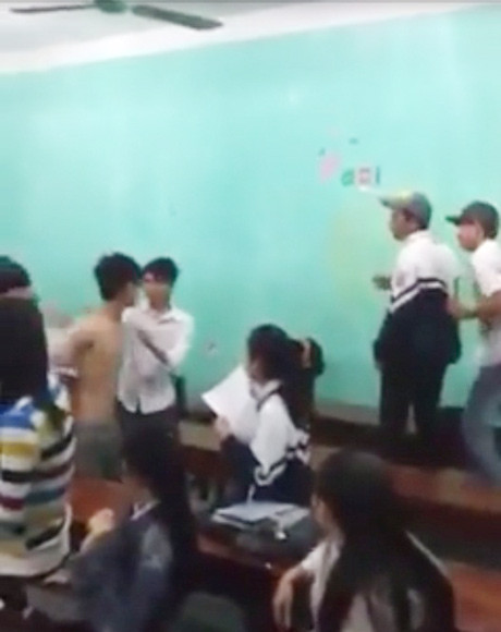 Việc các cá nhân, fanpage đăng bài xuyên tạc, nêu thông tin không đúng sự thật từ lâu đã gây nhức nhối trên mạng xã hội. Người dùng Facebook, các mạng xã hội cần có sự chọn lọc, tư duy khi tiếp nhận những thông tin mang tính chất giật gân, câu like này… tránh để xảy ra những trường hợp một vài cá nhân bị chửi măng oan uổng, dẫn đến việc tinh thần, thể chất bị ảnh hưởng.